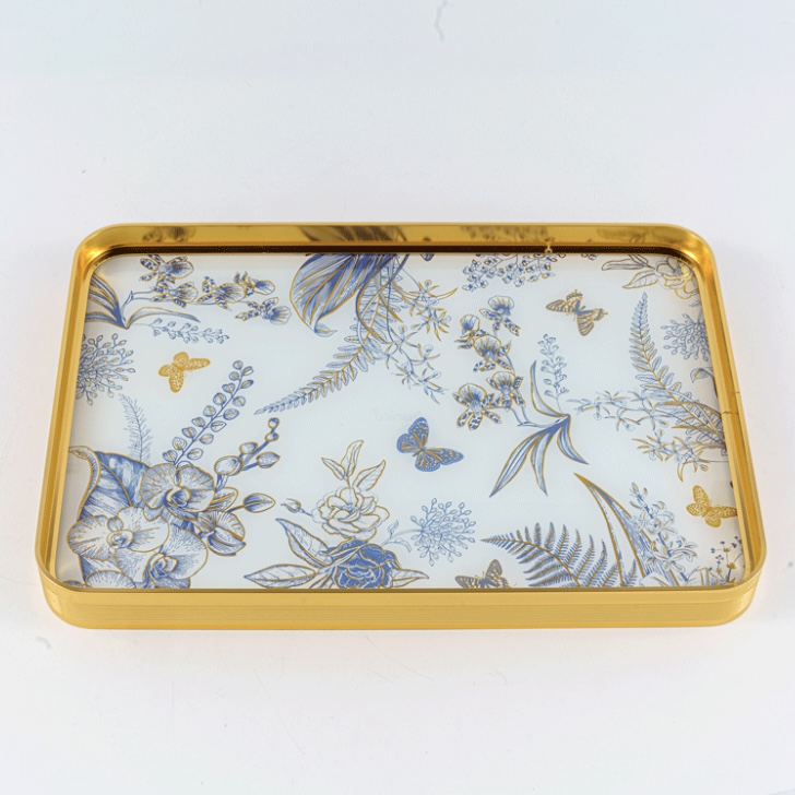 «انواع سینی‌های شیک برای خانه؛ از مدل‌های چوبی تا سینی راتان و صدف»