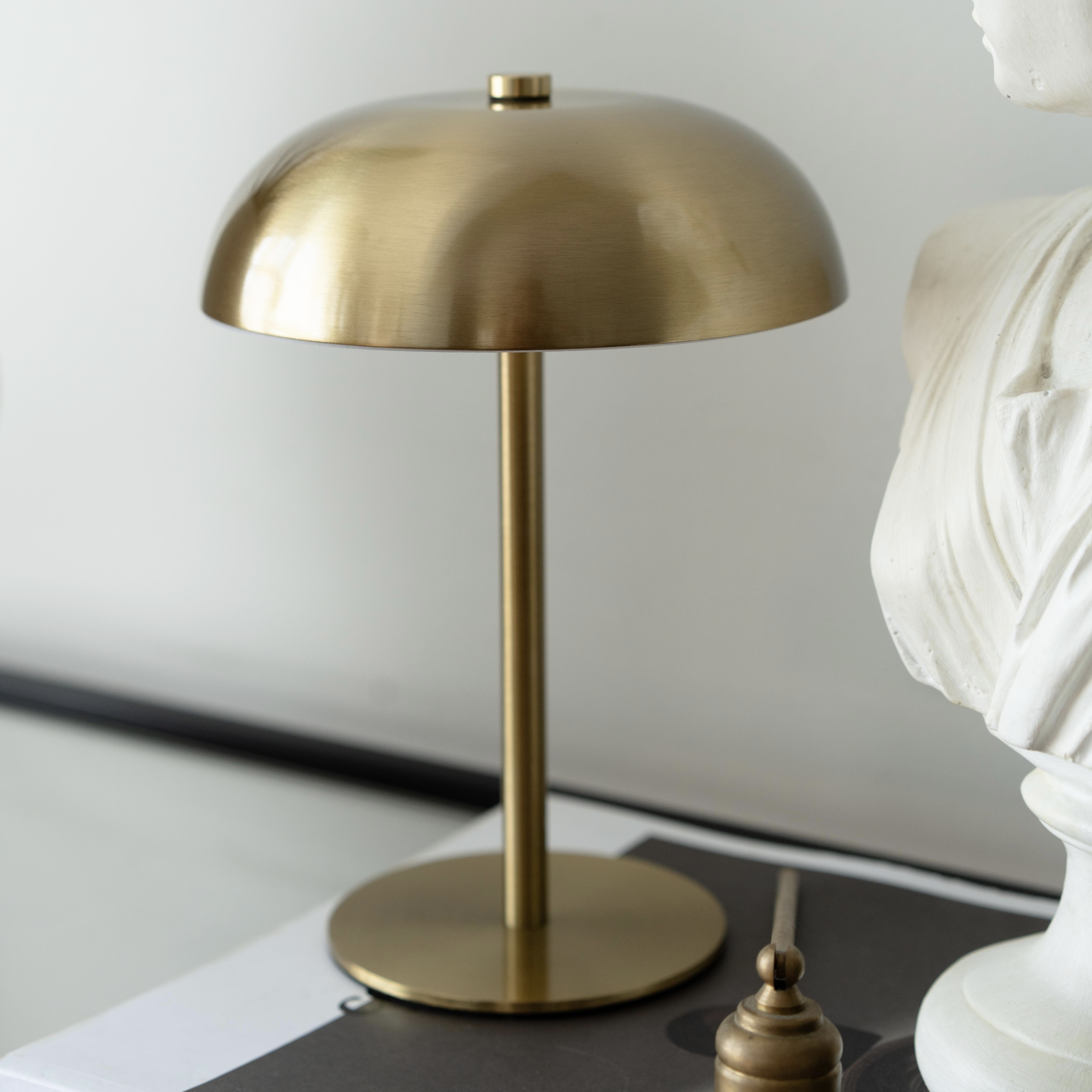 آباژور رومیزی